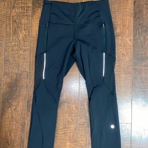 Lululemon Cropped Mesh Leggings | Black | size 6